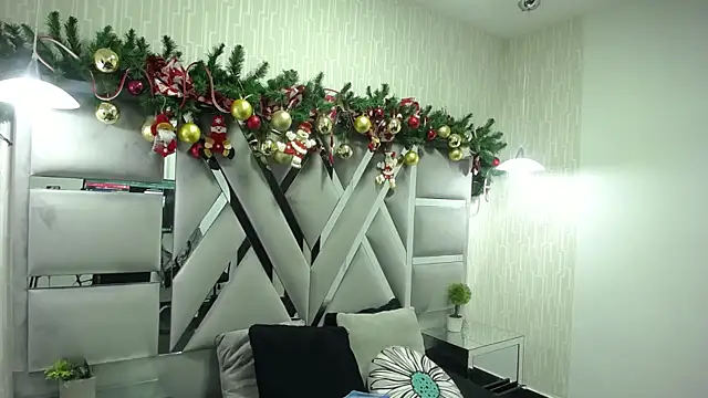 MonzerratBoyer online show from 9, 1, 2026