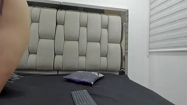 Mollyxketa1  online show from 9, 10, 2025