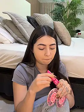 EmelyParker online show from 11, 4, 2026