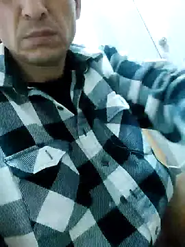 Snapshot of luislimafuego chatting on 15, 10, 2025 luislimafuego online show from 15, 10, 2025