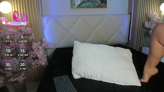 veronica hill  online show from 24, 2, 2026