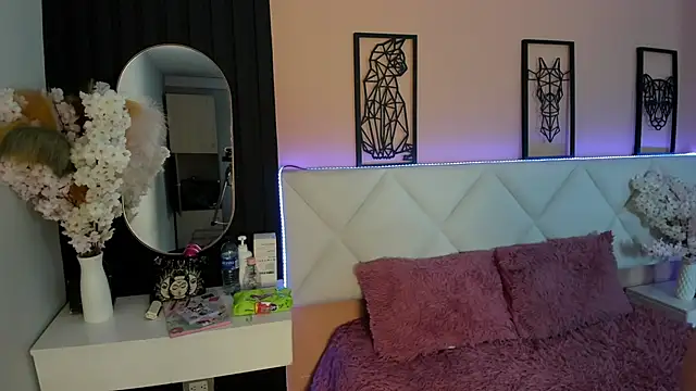 veronica hill  online show from 9, 9, 2025