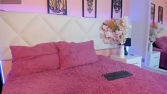 veronica hill  online show from 10, 10, 2025