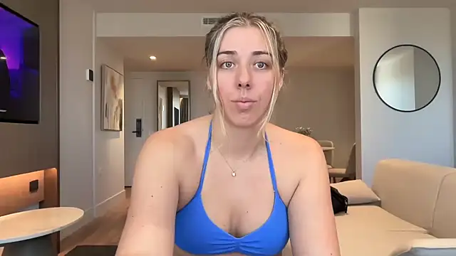 Snapshot of louiseberkeley chatting on 15, 4, 2026 louiseberkeley online show from 15, 4, 2026