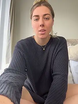 Snapshot of louiseberkeley chatting on 12, 5, 2026 louiseberkeley online show from 12, 5, 2026