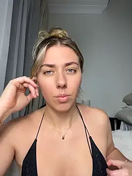 Snapshot of louiseberkeley chatting on 23, 5, 2026 louiseberkeley online show from 23, 5, 2026