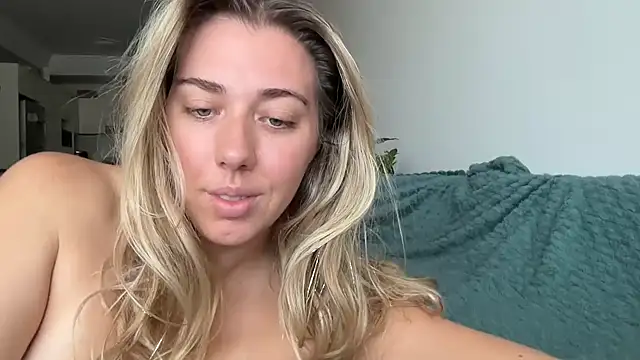 Snapshot of louiseberkeley chatting on 11, 2, 2026 louiseberkeley online show from 11, 2, 2026