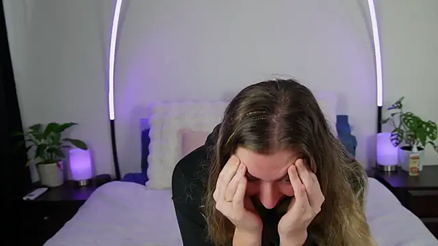 louiseberkeley online show from 7, 10, 2025