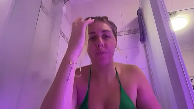 Snapshot of louiseberkeley chatting on 7, 1, 2026 louiseberkeley online show from 7, 1, 2026