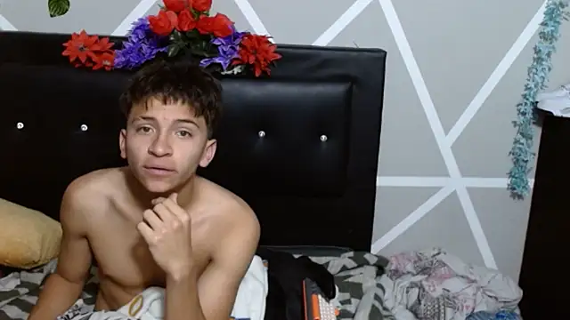 COZY7COUPLE online show from 14, 9, 2025