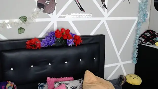 COZY7COUPLE online show from 4, 10, 2025