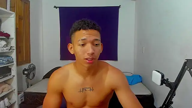 Snapshot of JuanchiT66 chatting on 2, 10, 2025 JuanchiT66 online show from 2, 10, 2025