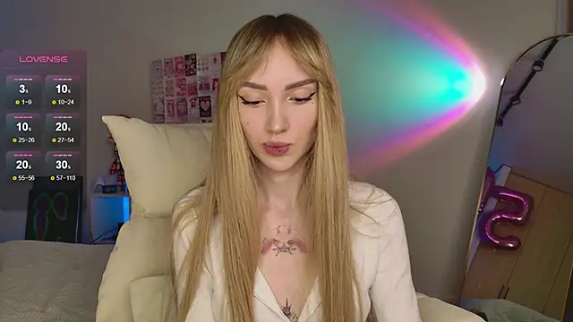 Snapshot of Lunainnk chatting on 15, 11, 2025 Lunainnk online show from 15, 11, 2025