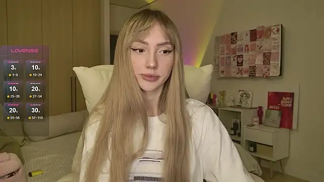 Snapshot of Lunainnk chatting on 4, 2, 2026 Lunainnk online show from 4, 2, 2026