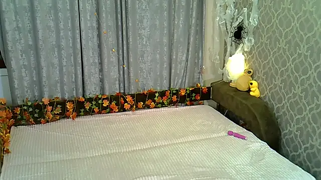 Little L1ss online show from 4, 11, 2025