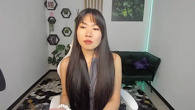 Snapshot of LunaPurrr chatting on 9, 10, 2025 LunaPurrr online show from 9, 10, 2025