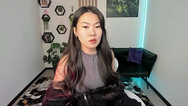 Snapshot of LunaPurrr chatting on 28, 11, 2025 LunaPurrr online show from 28, 11, 2025