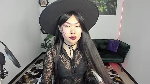 Snapshot of LunaPurrr chatting on 28, 10, 2025 LunaPurrr online show from 28, 10, 2025