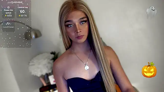 TrinityFucksYou online show from 2, 11, 2025