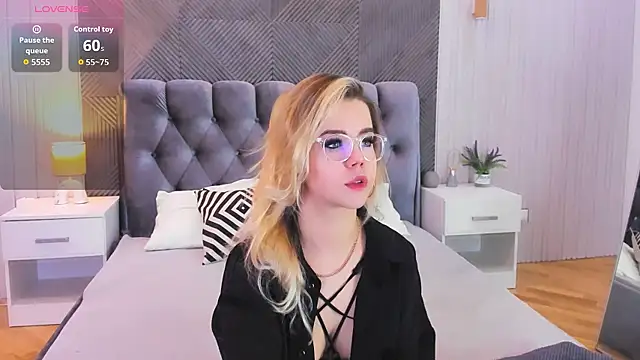 Snapshot of PrincessSlay chatting on 14, 10, 2025 PrincessSlay online show from 14, 10, 2025