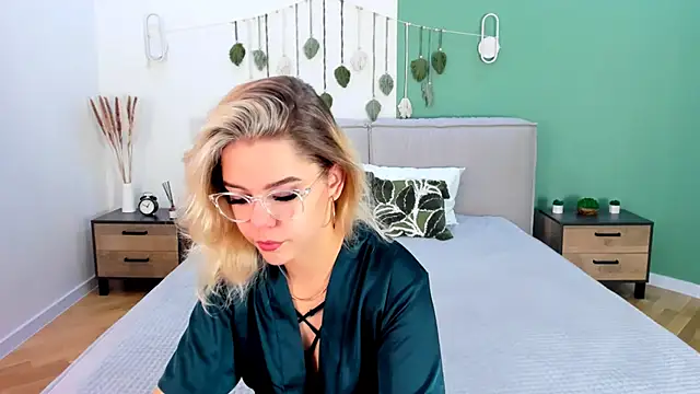 PrincessSlay online show from 16, 9, 2025