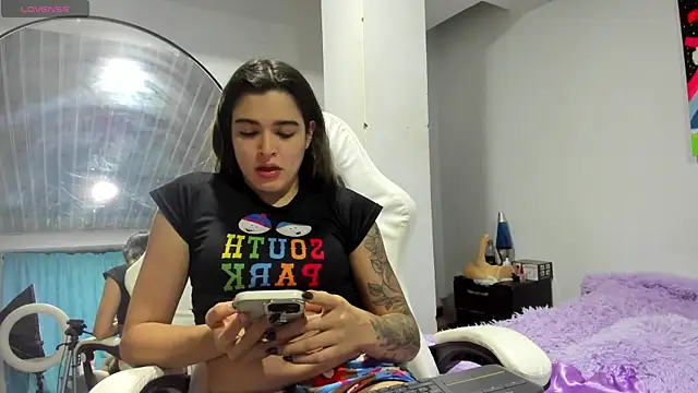 MiaVillalobos online show from 22, 4, 2026