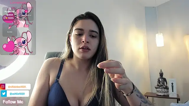 MiaVillalobos online show from 4, 10, 2025