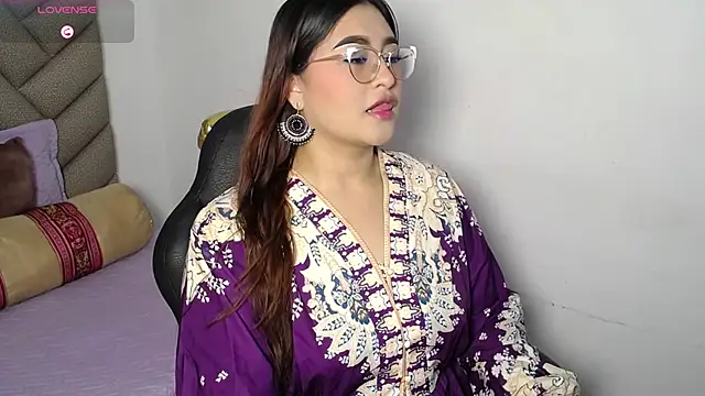 Snapshot of heluejamil chatting on 30, 10, 2025 heluejamil online show from 30, 10, 2025