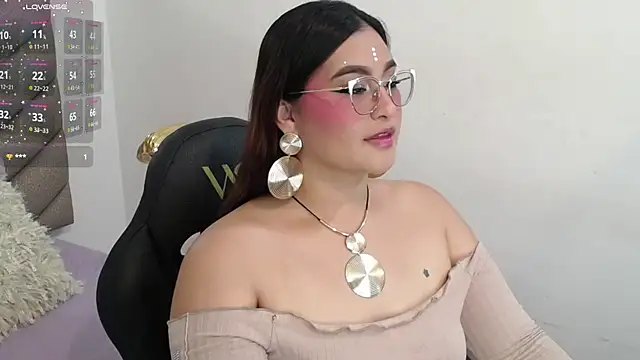 Snapshot of heluejamil chatting on 24, 10, 2025 heluejamil online show from 24, 10, 2025