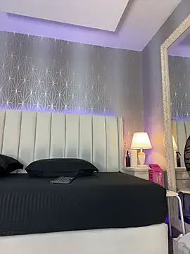 Mia-Medina online show from 5, 7, 2026