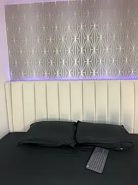 Mia-Medina online show from 15, 7, 2026