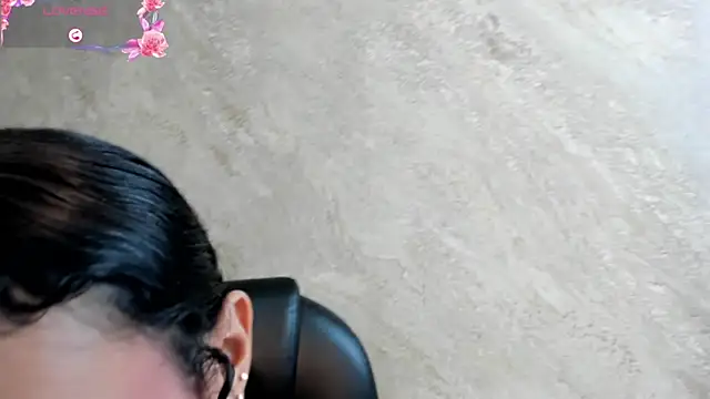 sophiasweet  1 online show from 13, 9, 2025