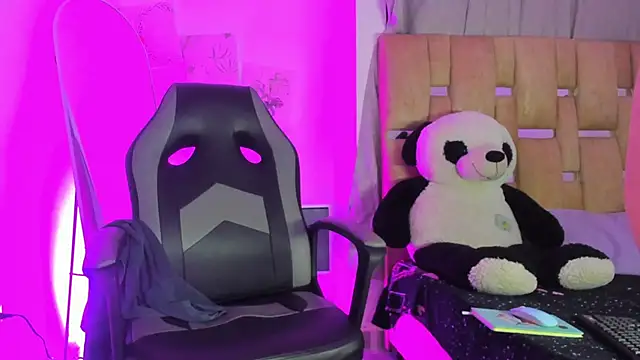 JulianaCarter online show from 5, 11, 2025