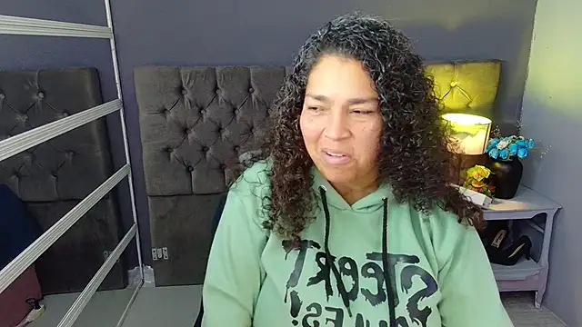 NinaBlazee online show from 15, 9, 2025