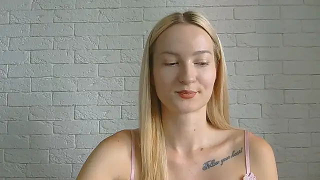 Snapshot of Alice_Sweet_01 chatting on 12, 7, 2026 Alice Sweet 01 online show from 12, 7, 2026