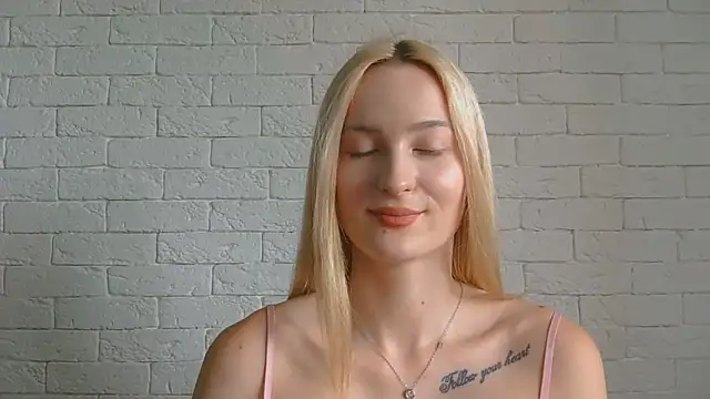 Snapshot of Alice_Sweet_01 chatting on 18, 6, 2026 Alice Sweet 01 online show from 18, 6, 2026