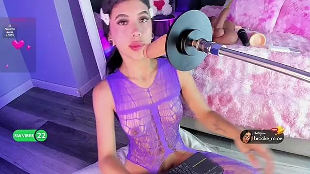 Snapshot of Brooke_monroe chatting on 8, 11, 2025 Brooke monroe online show from 8, 11, 2025