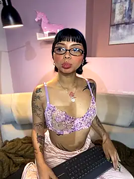ZoeRaven Pink online show from 5, 10, 2025