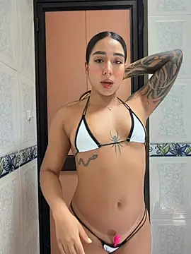 KaditaNavarro online show from 4, 4, 2026