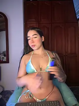 KaditaNavarro online show from 8, 11, 2025