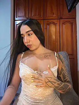 KaditaNavarro online show from 7, 4, 2026