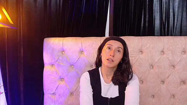 Snapshot of Ginevra_esposito chatting on 8, 7, 2026 Ginevra esposito online show from 8, 7, 2026