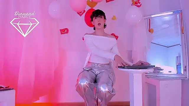 Diamond Piarce online show from 15, 2, 2026