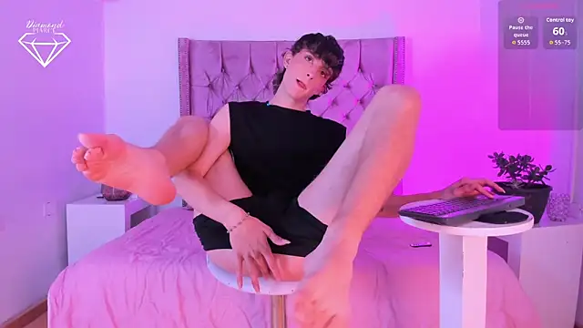 Diamond Piarce online show from 7, 2, 2026