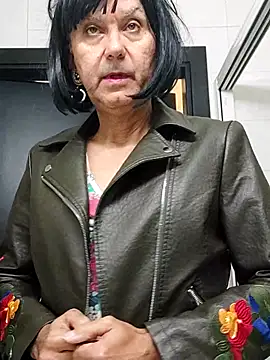 Snapshot of Emily_de_Carla chatting on 28, 10, 2025 Emily de Carla online show from 28, 10, 2025