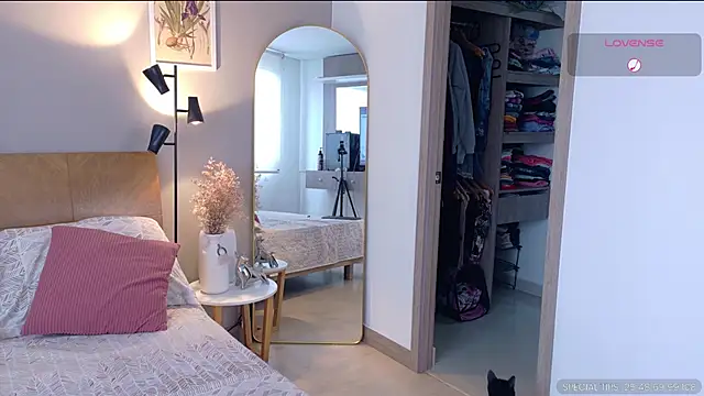 sarah rayy online show from 9, 11, 2025