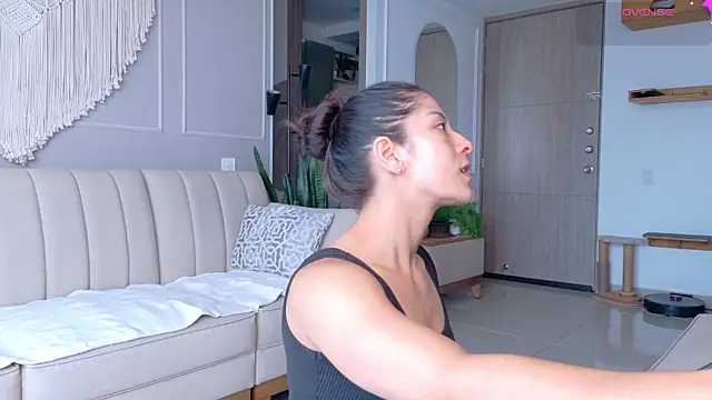 Snapshot of sarah_rayy chatting on 30, 4, 2026 sarah rayy online show from 30, 4, 2026
