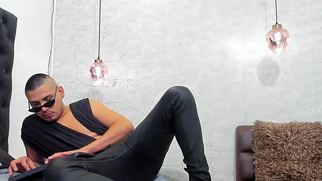 AndresSterling  online show from 20, 9, 2025