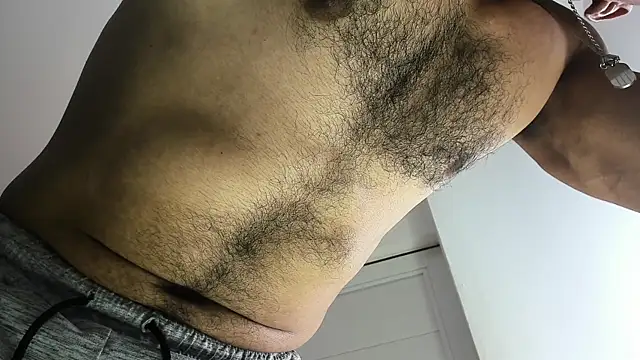Snapshot of latinhotmuscle chatting on 6, 4, 2026 latinhotmuscle online show from 6, 4, 2026