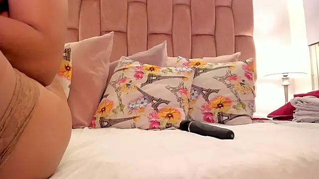 aishathornee online show from 11, 1, 2026